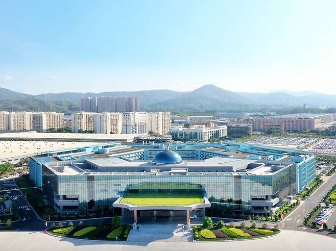 중국 선전에 위치한 BYD 본사 전경.